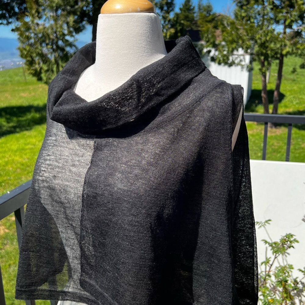 SARAH PACINI - Women’s Mesh Crop Vest Top / Blouse Size - ONE Size